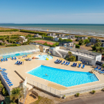 Camping avec espace aquatique familial dans la Manche