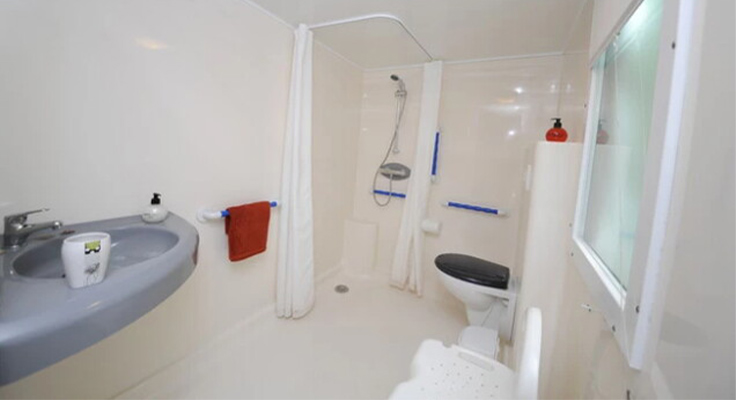 Salle de bain d'un mobil-home PMR Classic en Normandie