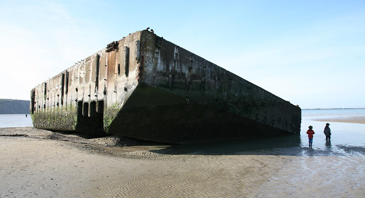 Vestiges du D&eacute;barquement sur une plage de Normandie