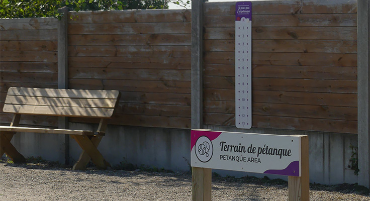 Terrain de p&eacute;tanque au camping 5* Le Cormoran