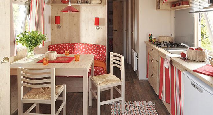 Int&eacute;rieur h&eacute;bergement insolite au camping Le Cormoran